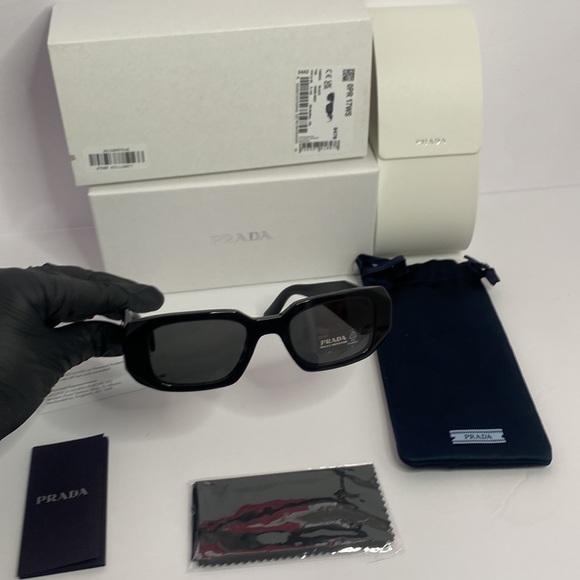 100%- Authentic- 💯- New - PRADA Sexy Men SPR 17W Black Sunglasses - Picture 5 of 13